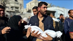 İsrail'in Gazze'de bir okulu ve çadırları hedef aldığı saldırıda biri bebek 3 kişi hayatını kaybetti