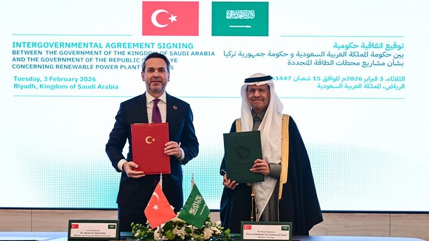 تركيا والسعودية توقعان اتفاقية استثمار في الطاقة الشمسية بـ 2 مليار دولار