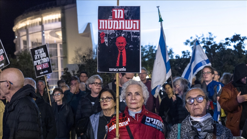 53 بالمئة من الإسرائيليين يؤيدون إنهاء مسيرة نتنياهو السياسية 