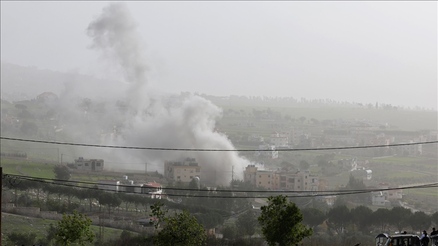 İsrail basını: Ordu, Lübnan-Suriye sınırındaki bölgelere kimyasal madde püskürtüyor