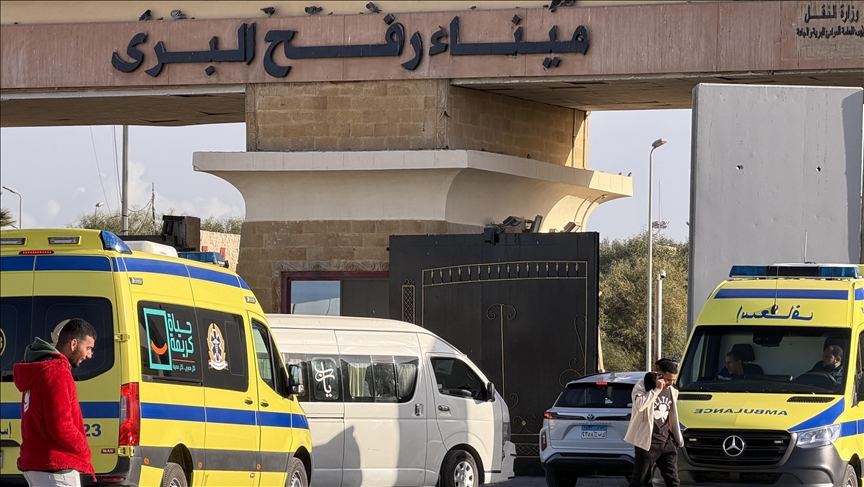 مغادرة 8 مرضى فلسطينيين ومرافقيهم وعودة 12 بأول أيام فتح معبر رفح 