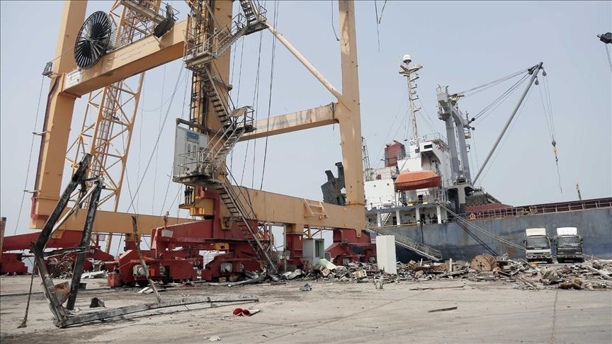 اليمن.. مصرع 4 بحارة بانفجار لغم بسفينة قبالة ميناء الصليف‎