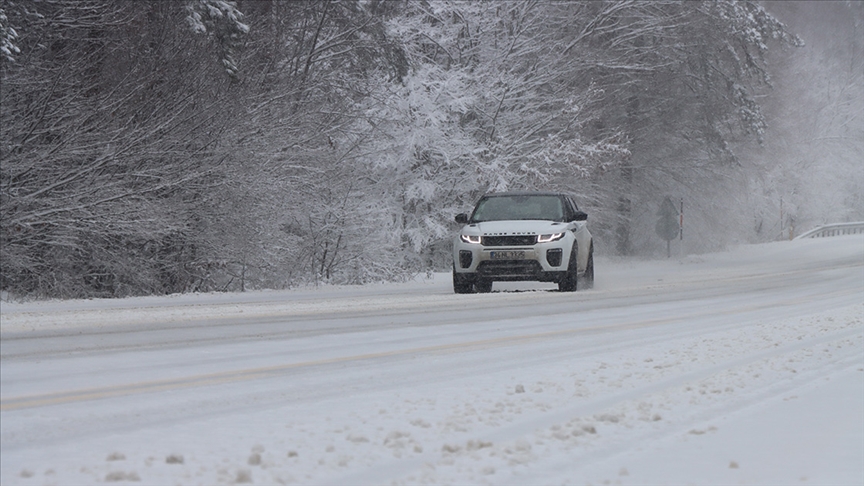 Kırklareli'nde olumsuz hava şartları nedeniyle bazı ilçelerde eğitime ara verildi