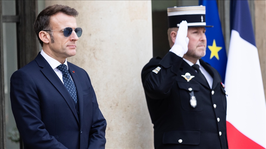 France/Iran : publication d’une image de base militaire française, Macron assure une vigilance renforcée