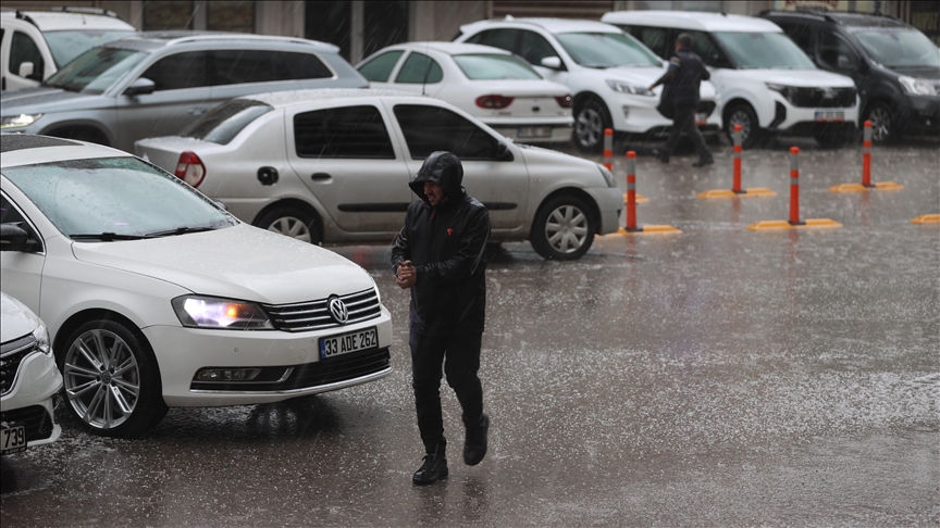 Li Şanliurfayê baran û zîpik barî
