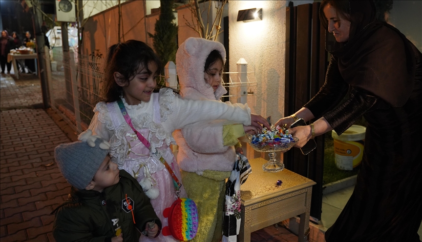 Li bajarê Iraqê yê Silêmaniyê bi edetê rengîn Qendîla Beratê hat pîrozkirin