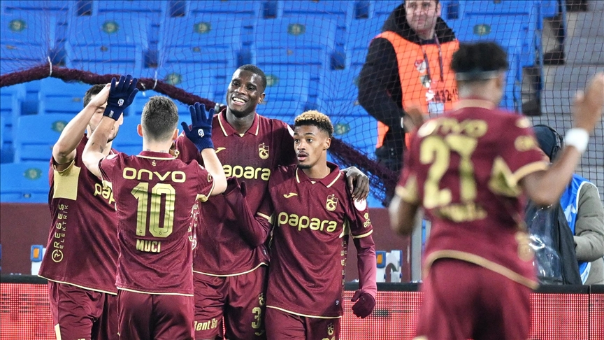 Ziraat Türkiye Kupası'nda Trabzonspor, Fethiyespor'u ikinci yarıda bulduğu gollerle yendi