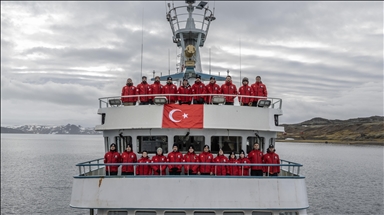 Turkish scientific team sets sail for Antarctica