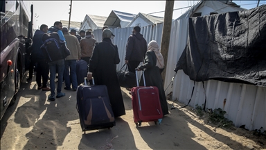 12 فلسطينيا يصلون غزة من معبر رفح لأول مرة منذ نحو عامين