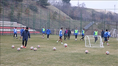 Depremde 14 sporcusunu kaybeden İstiklalspor, sahadaki başarısıyla kente umut oluyor