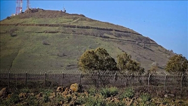 سوريا.. إسرائيل تطلق قذائف مدفعية على أراض زراعية بالقنيطرة