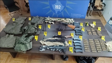 Policia e Kosovës gjen përsëri armë, municion dhe mjete tjera ilegale në veri