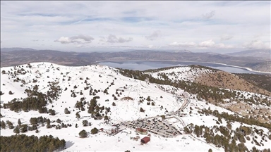 بحيرة سالدا.. مالديف تركيا صيفا ووجهة للتزلج شتاءً