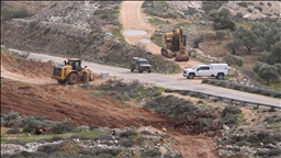 Israeli army uproots 200 grapevines in occupied West Bank, raids towns