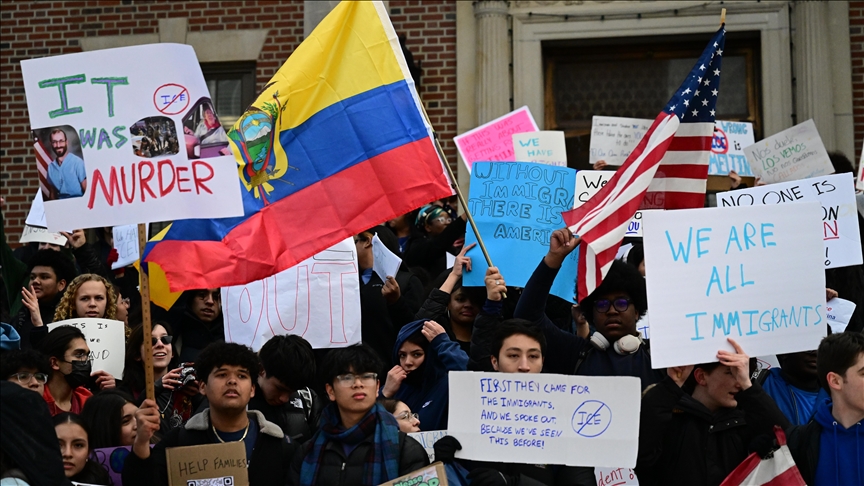 ICE расширяет сеть иммиграционных центров в США, вызывая протесты по стране