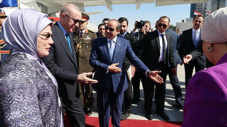 السيسي يستقبل أردوغان بمراسم رسمية في القاهرة 