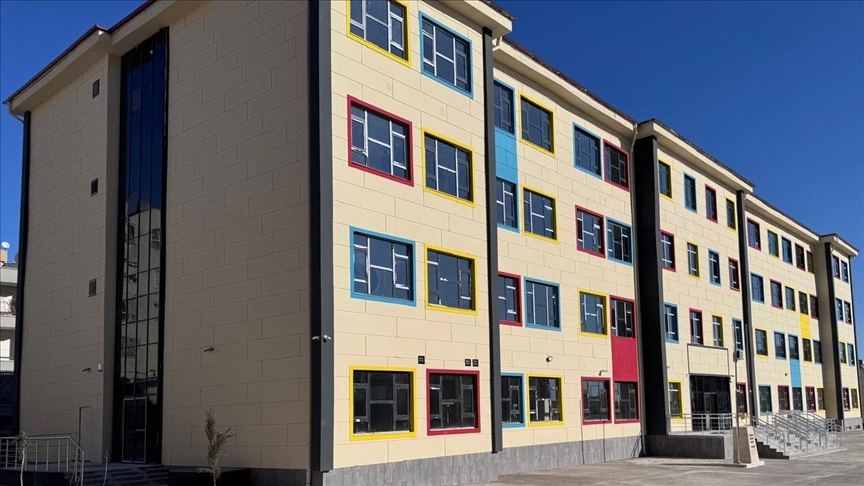 Depremlerden etkilenen Şanlıurfa'ya 145 yeni eğitim yuvası kazandırıldı