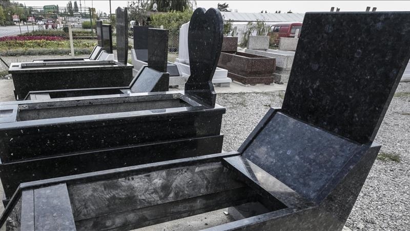 Punonjësi gjerman në shërbimin funeral akuzohet për vjedhjen e dhëmbëve prej ari nga qindra të vdekur