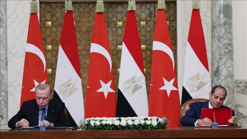 أردوغان والسيسي يشهدان توقيع اتفاقات تعاون بينها اتفاقية عسكرية