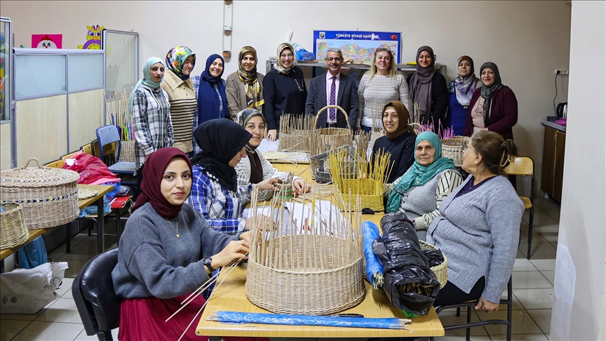Sıfır Atık Projesi kapsamında Iğdır'da atık kağıtlar kadınlara gelir kapısı oldu