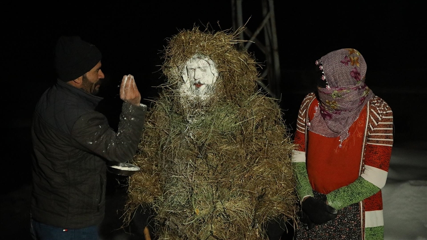Van'da kırsal mahalle sakinleri "köse-gelin" geleneğini yaşatıyor