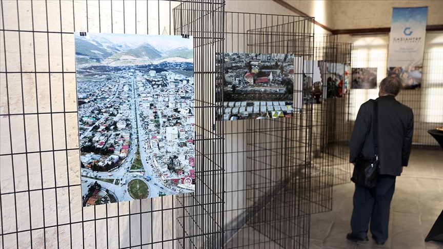 Gaziantep'te, Anadolu Ajansının deprem fotoğraflarının yer aldığı sergi açıldı
