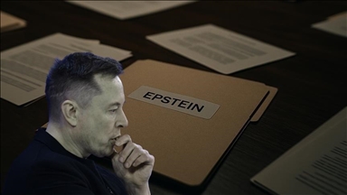 2 tech billionaires clash online about ties to Jeffrey Epstein