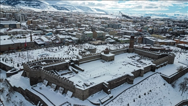 Li Erziroma jinûva bi berfê venixumî dîmenên sipehî yên zivistanê derketin holê