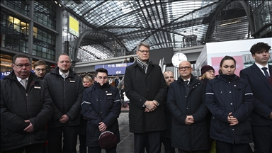 Almanya'da trende bilet kontrolü yapan Türk kondüktör uğradığı saldırı sonucu hayatını kaybetti