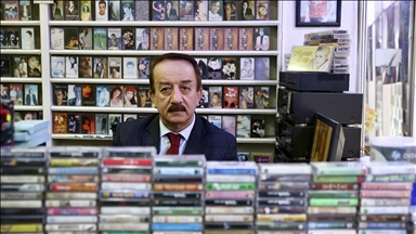 Yarım asırdır aynı yerde dijital çağa rağmen kaset ve plakçılık yapıyor 