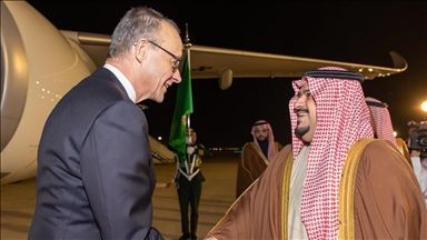 المستشار الألماني يلتقي ولي العهد السعودي بمستهل جولة خليجية 