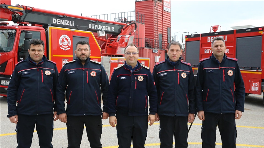 Denizlili itfaiyeciler, Hatay'da kurtardıkları depremzedeleri unutamıyor