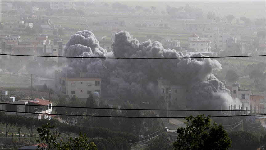 İsrail, ateşkesi bir kez daha ihlal ederek Lübnan'a hava saldırıları düzenledi