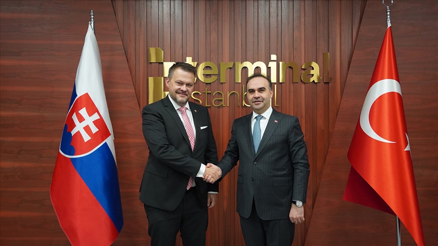 Bakan Kacır, Slovakya Yatırımlar, Bölgesel Kalkınma ve Bilişim Bakanı Migal ile görüştü