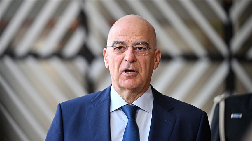 Yunan Bakan Dendias Ankara'nın dış politikadaki başarılarını kabullenirken ABD'den tercih yapmasını istedi