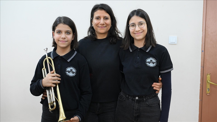 Depremzede kardeşlerin Hatay'dan Edirne'ye uzanan müzik yolculuğu