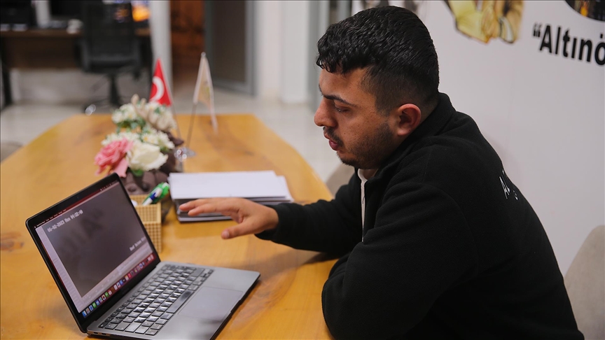 Depremden kaçışı güvenlik kamerasınca kaydedilen belediye çalışanı o anları unutamıyor 