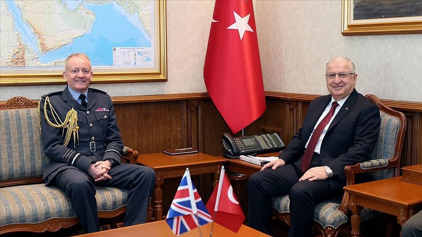 Глава Минобороны Турции принял начальника Генштаба Великобритании