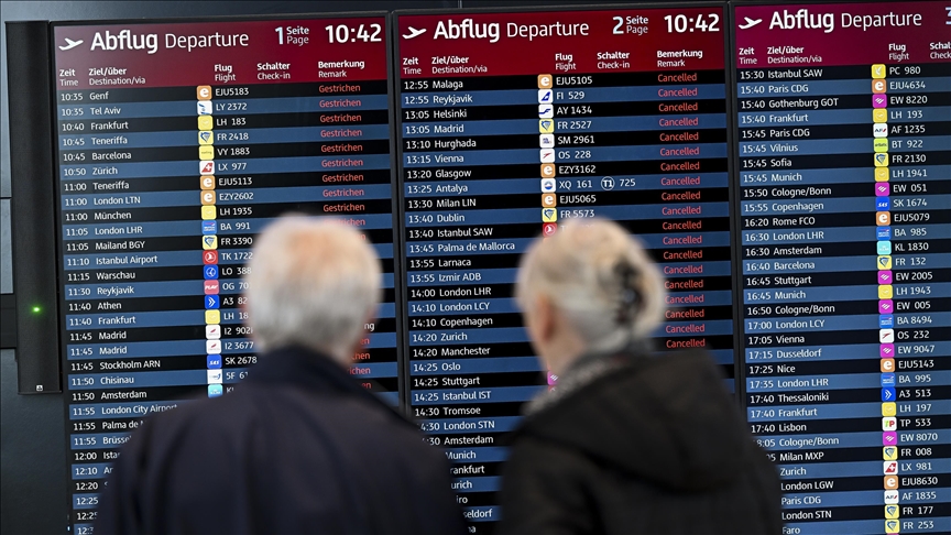 Berlin Brandenburg Havalimanı'nda buzlanma nedeniyle kalkışlar durduruldu