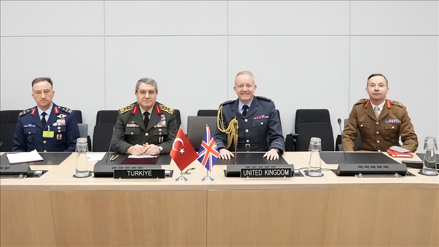 دیدار روسای ستادهای کل ارتش ترکیه و بریتانیا در آنکارا
