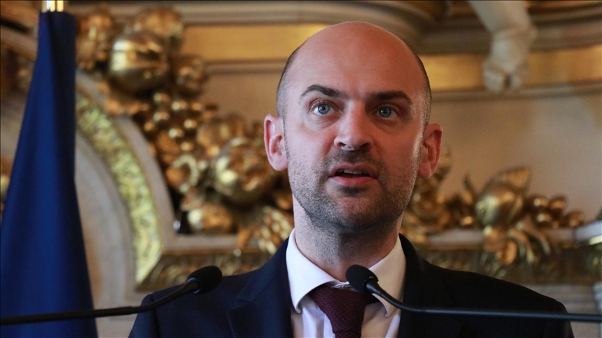 French foreign minister arrives in Damascus on 1st stop of regional tour