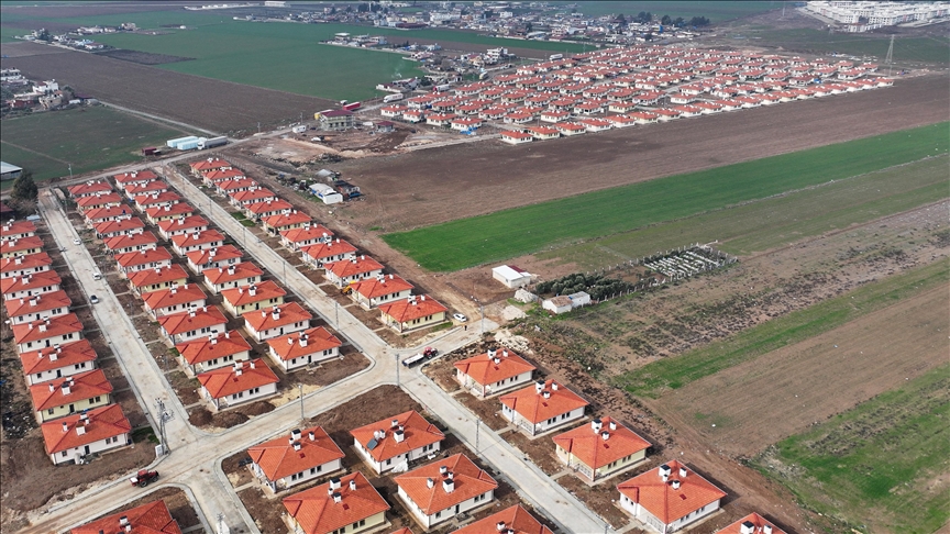 Türkiye'nin ilk "kırsal uydu kenti" depremzedeleri güvenli konutlarla buluşturdu