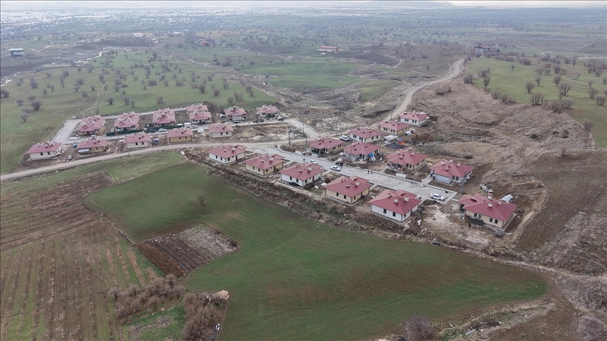 Diyarbakır'da kırsaldaki 480 depremzede, köy tipi afet konutlarına yerleşti