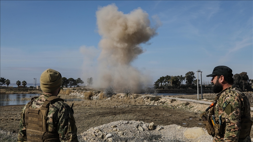 سوريا.. الأناضول ترصد نزع ألغام بالموقع السابق لضريح "سليمان شاه"