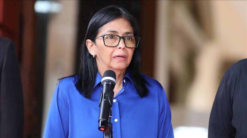 Привремената претседателка на Венецуела повика на дијалог со САД