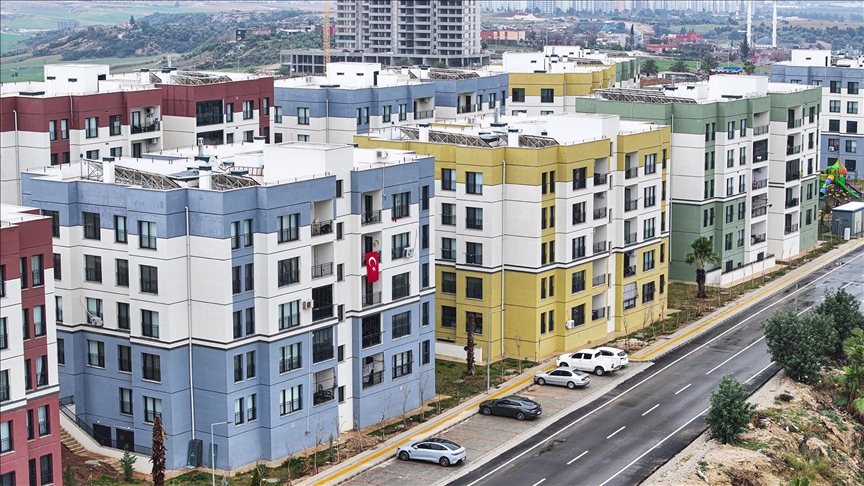 Yeni yuvalarına kavuşan depremzedeler geleceğe daha güvenli bakıyor 