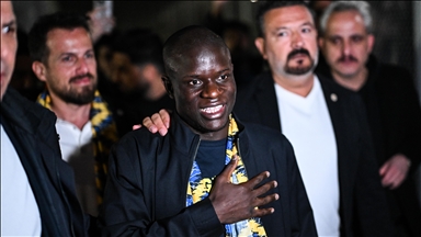 N’Golo Kante stigao u Istanbul: Spektakularan doček za novo pojačanje Fenerbahcea