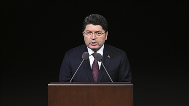 Adalet Bakanı Tunç'tan "hukuk eğitimine" ilişkin açıklama