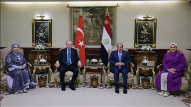 شراكة استراتيجية ورسائل.. زيارة أردوغان تتصدر إعلام مصر 