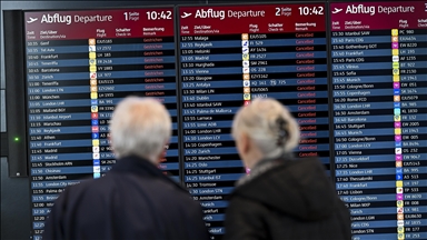 Berlin Brandenburg Havalimanı'nda buzlanma nedeniyle kalkışlar durduruldu